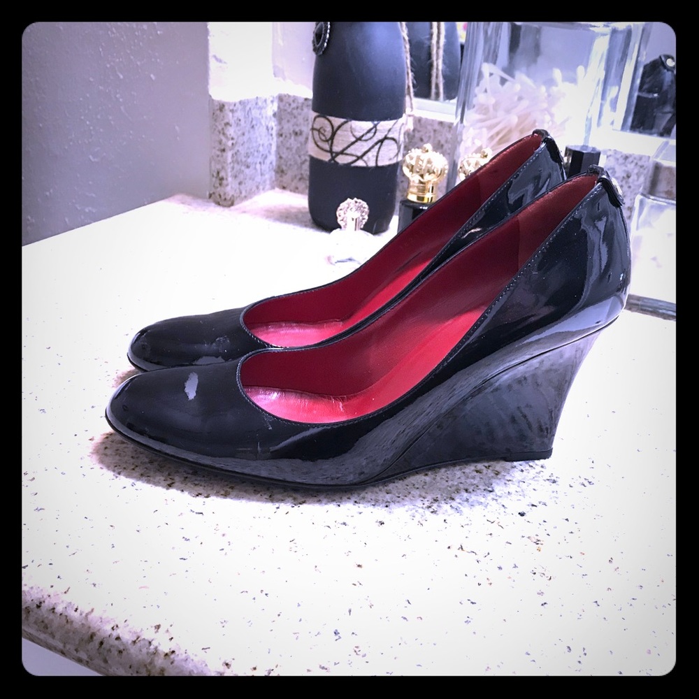 Gucci Black Patent Leather GG Logo Round-toe Wedge